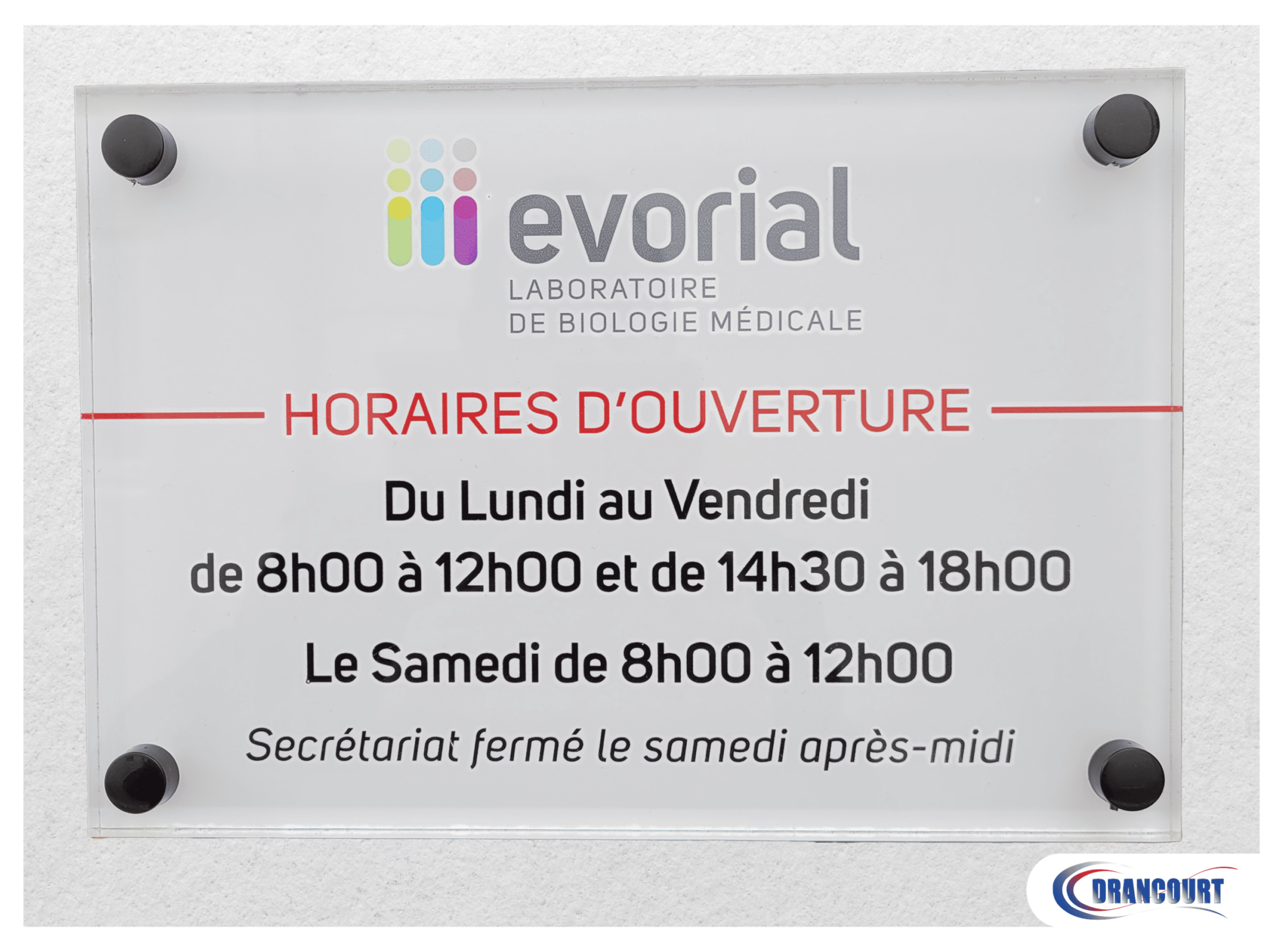 Plaque professionnelle en plexiglass pour Evorial